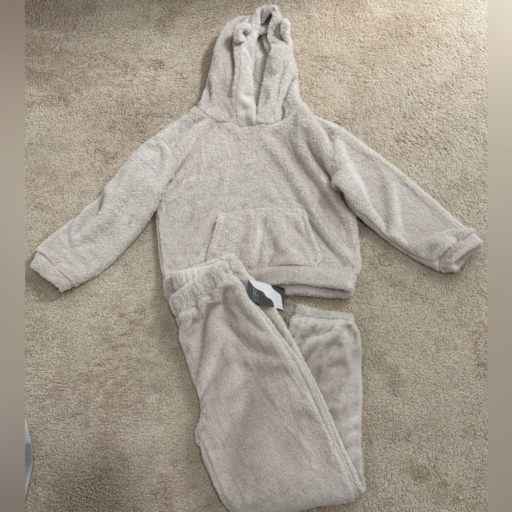New with tags women's fuzzy fleece loungewear set